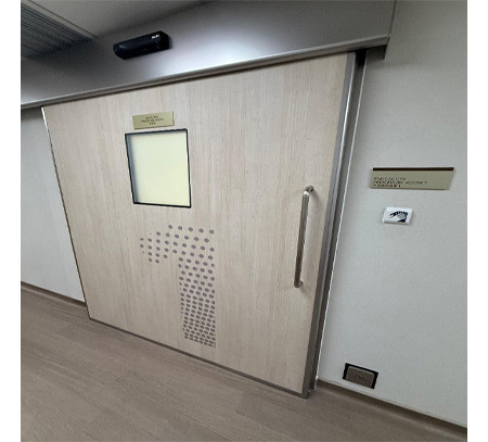 手術室電動氣密趟門